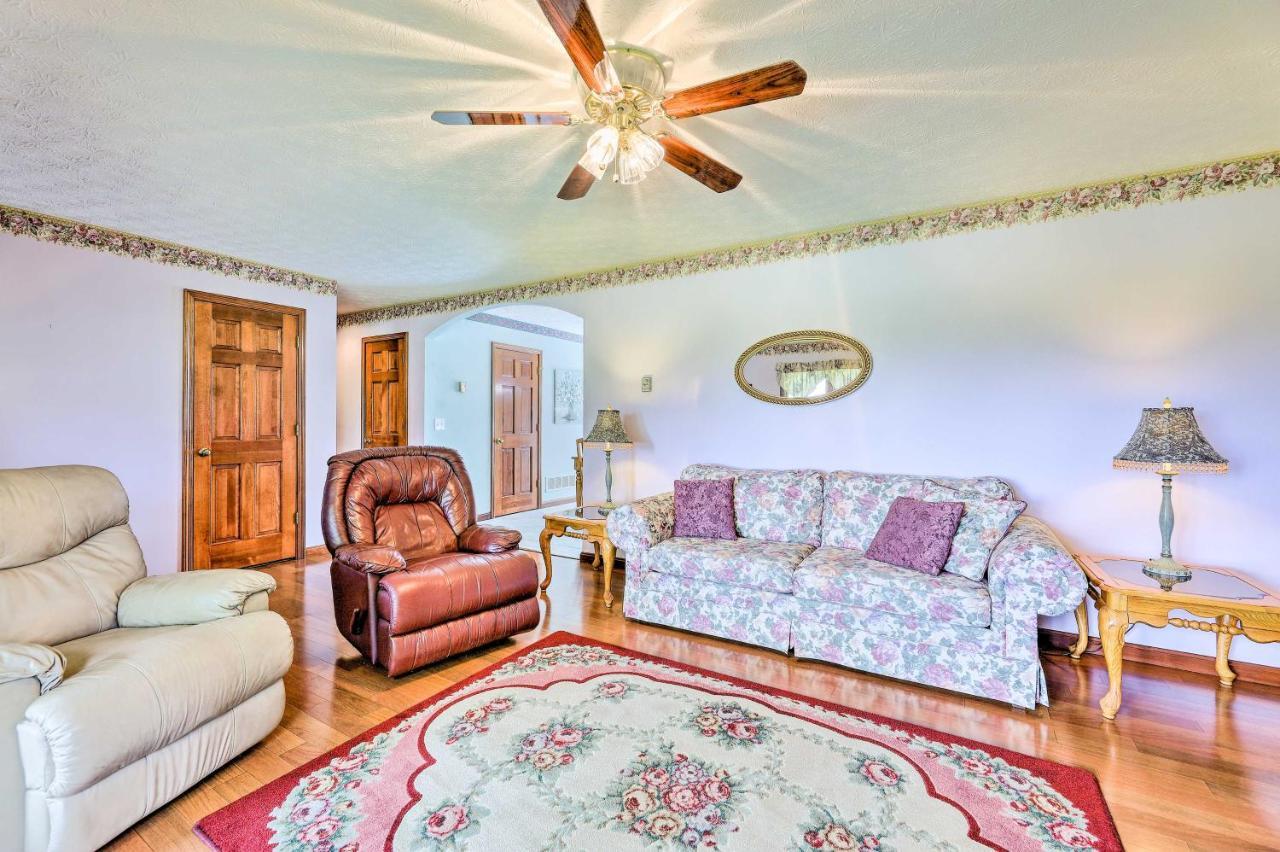 فيلا Charming Williamstown Retreat With Private Yard المظهر الخارجي الصورة