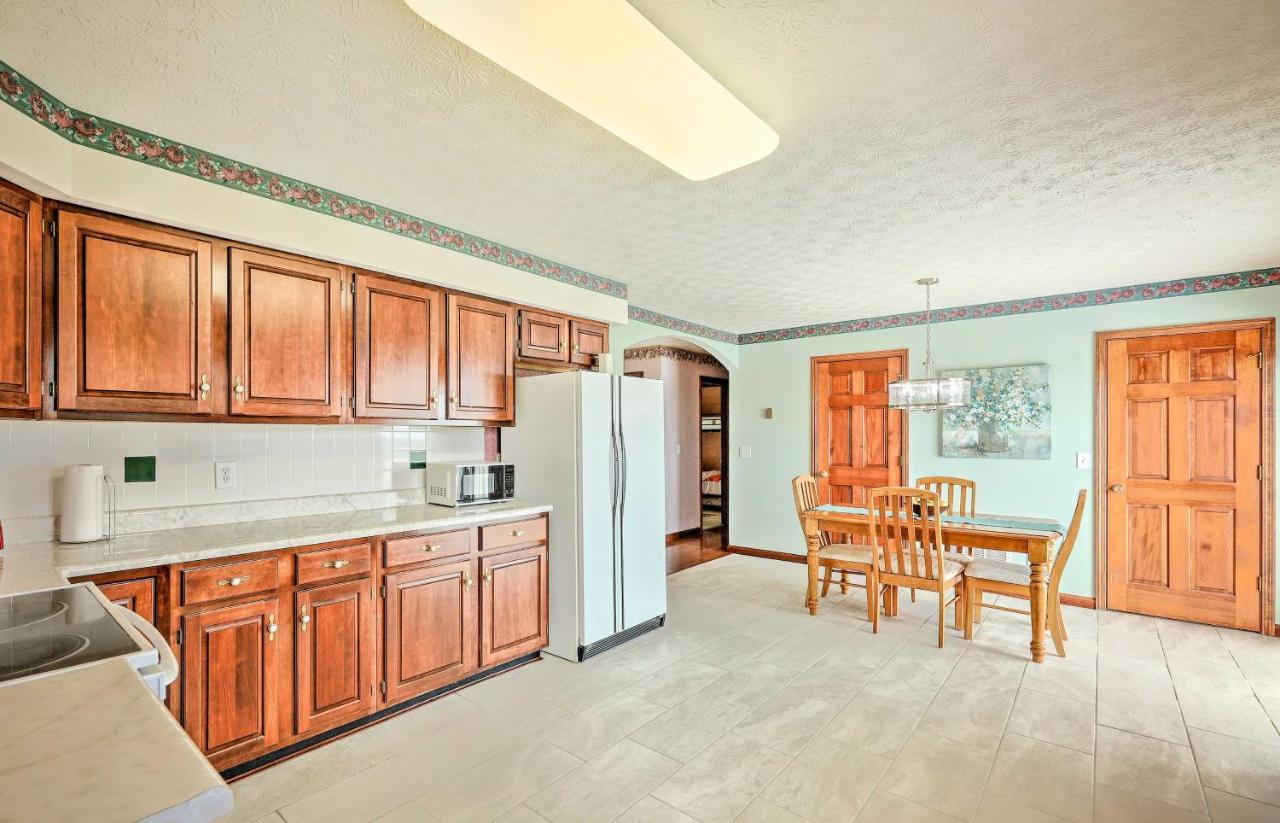 فيلا Charming Williamstown Retreat With Private Yard المظهر الخارجي الصورة